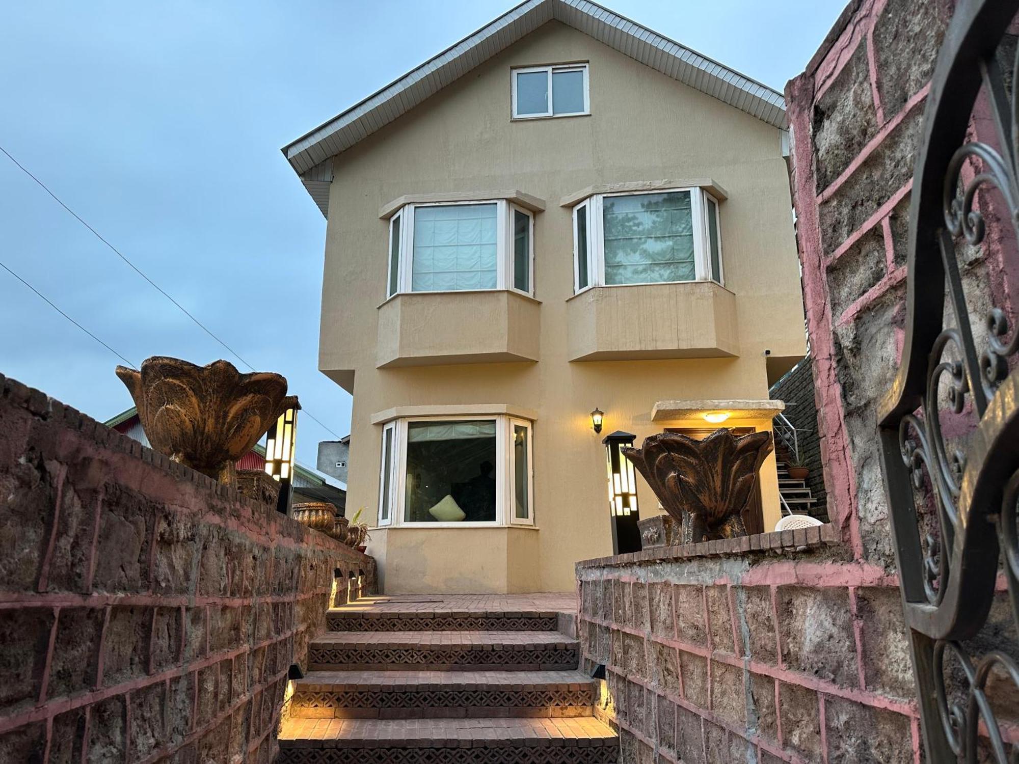 Sarah'S Lodge Мюри Екстериор снимка